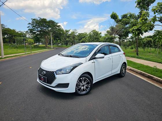 HYUNDAI HB20 1.0 COMFORT PLUS 12V FLEX 4P MANUAL